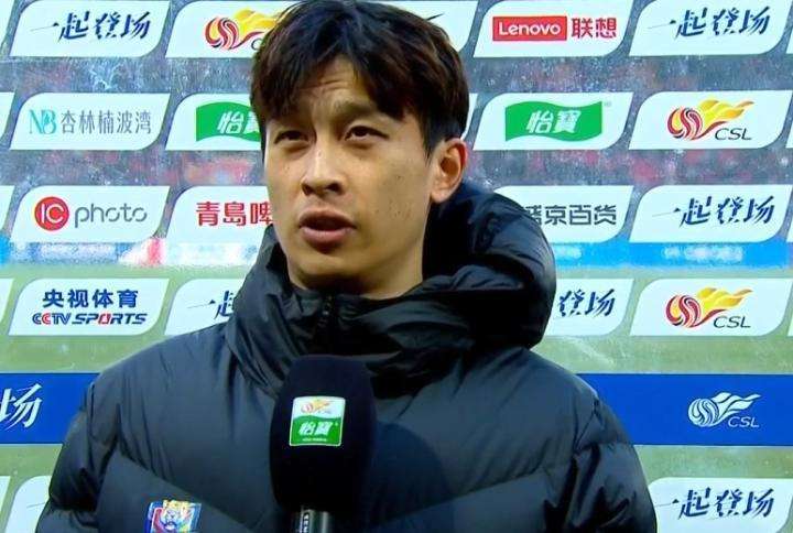  铁人主场完胜津门虎；巴顿赛后反思球队多处不足；联赛初期需持续调整。 体育新闻