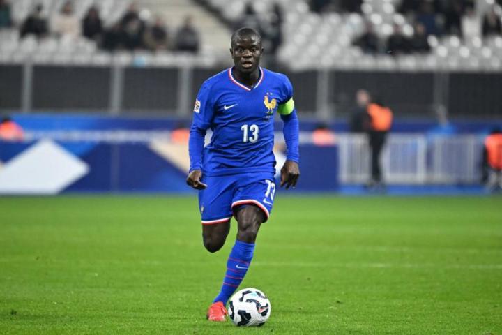  坎特重返欧洲赛场后，状态保持稳定；这位法国中场有望继续征战世界杯。 体育新闻