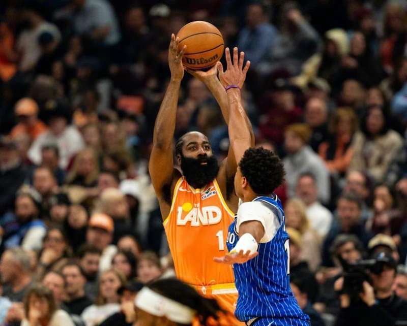  【战略解码】骑士四连胜背后的东部格局变量与季后赛破局逻辑 体育新闻