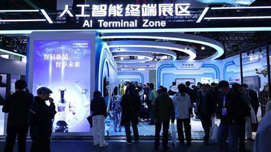  宇树机器人运动性能突破：从实验室到全球第一的十年技术演进 汽车科技