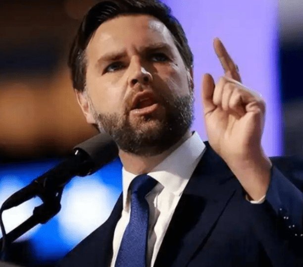  【技术解密】从哈尔克岛攻防战看霍尔木兹海峡战略价值与军民两用设施打击逻辑 新闻