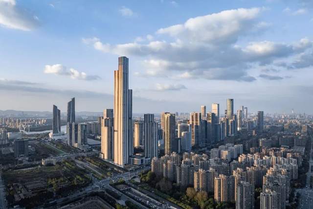 超高层建筑防火技术新突破:南京紫金金融中心416.6米消防系统全解析 房产家居